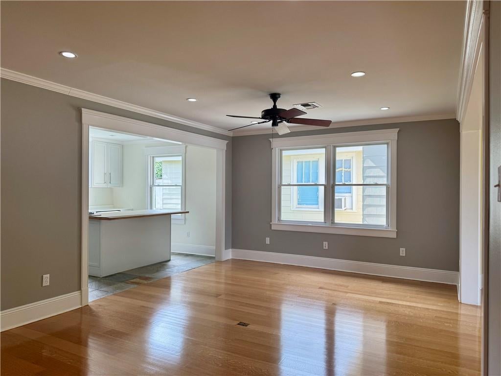 204 CLAIBORNE Court