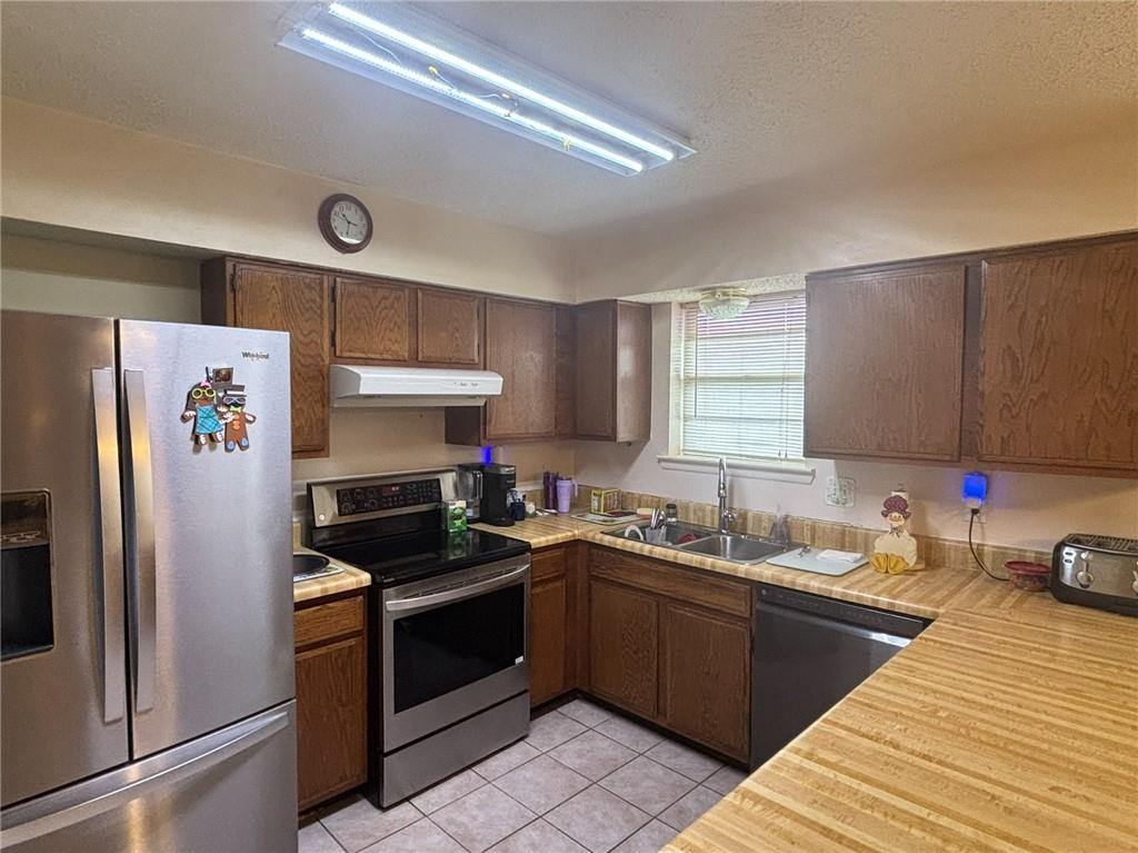 4920 WHITE OAK Drive