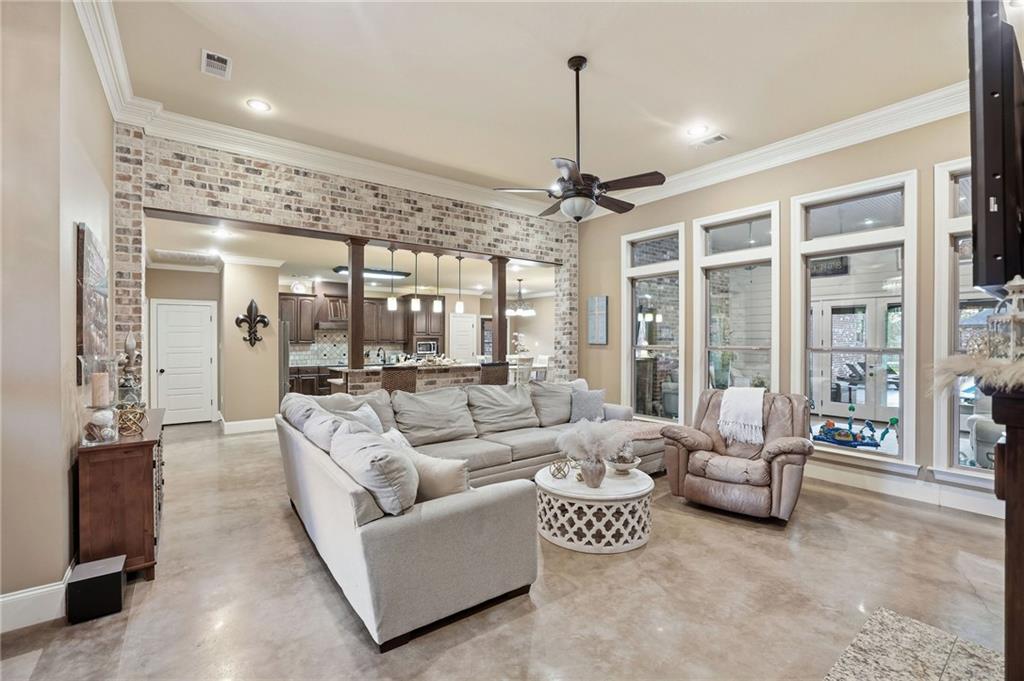 42569 CLOVER LEAF Drive