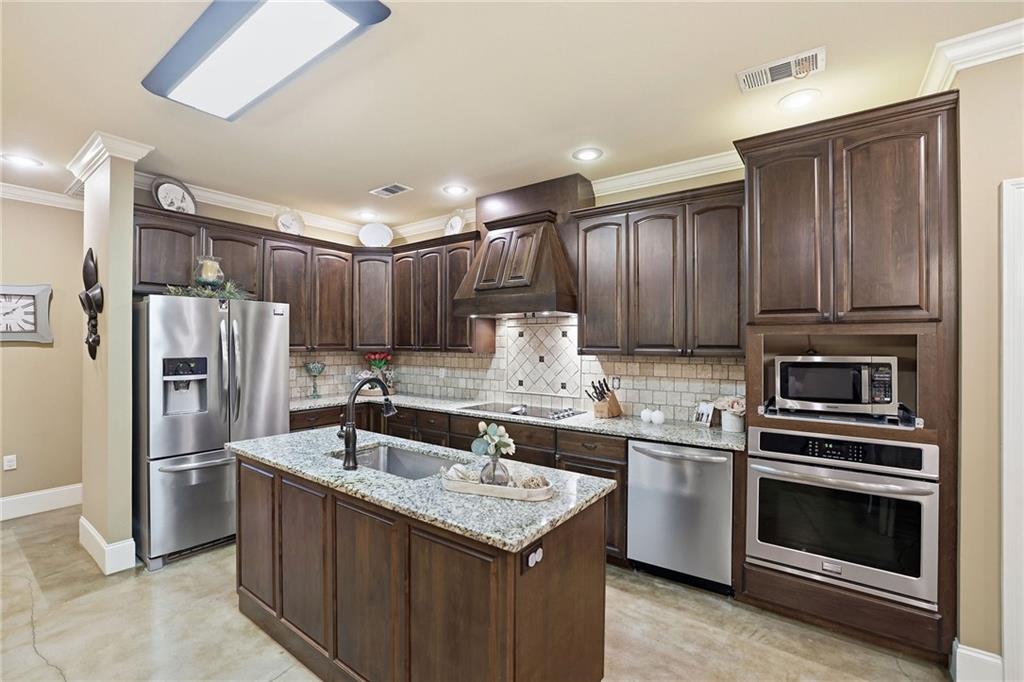 42569 CLOVER LEAF Drive