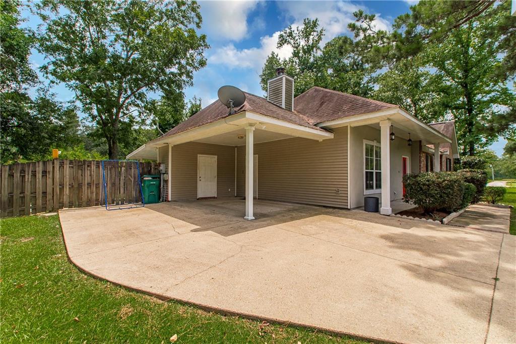 20012 TWIN OAKS Drive