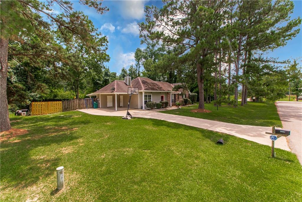 20012 TWIN OAKS Drive