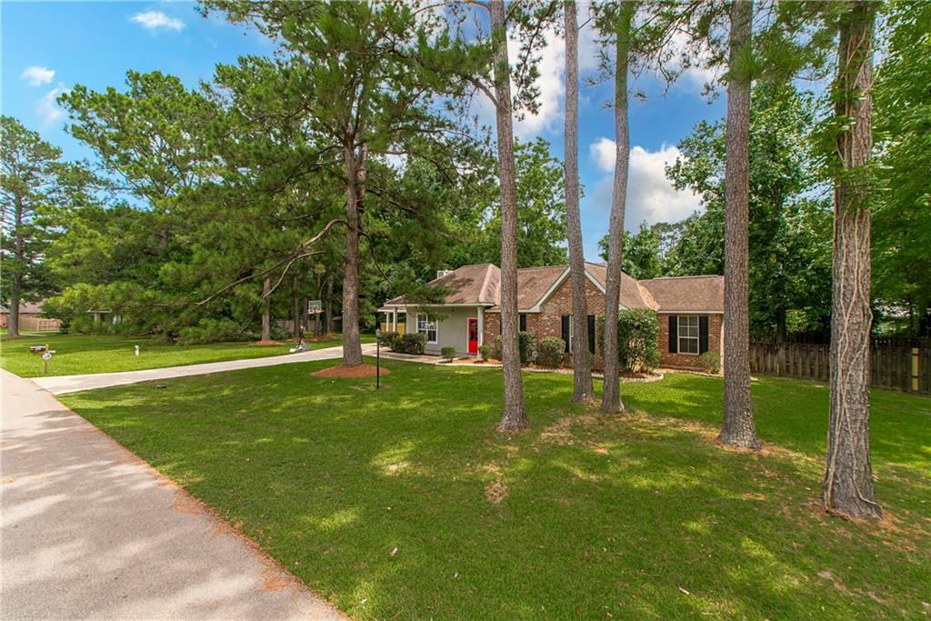 20012 TWIN OAKS Drive