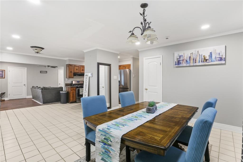 1518 MAPLEWOOD Drive