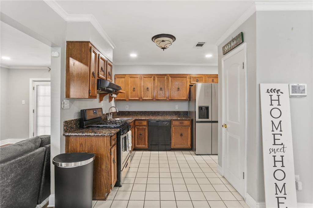 1518 MAPLEWOOD Drive