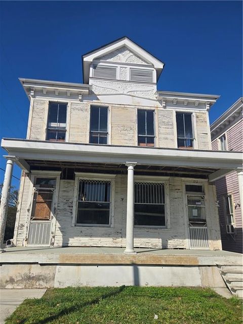 137 39 S SCOTT Street New Orleans LA 70119