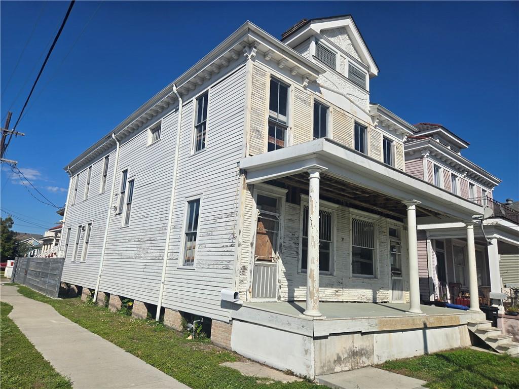 137 39 S SCOTT Street