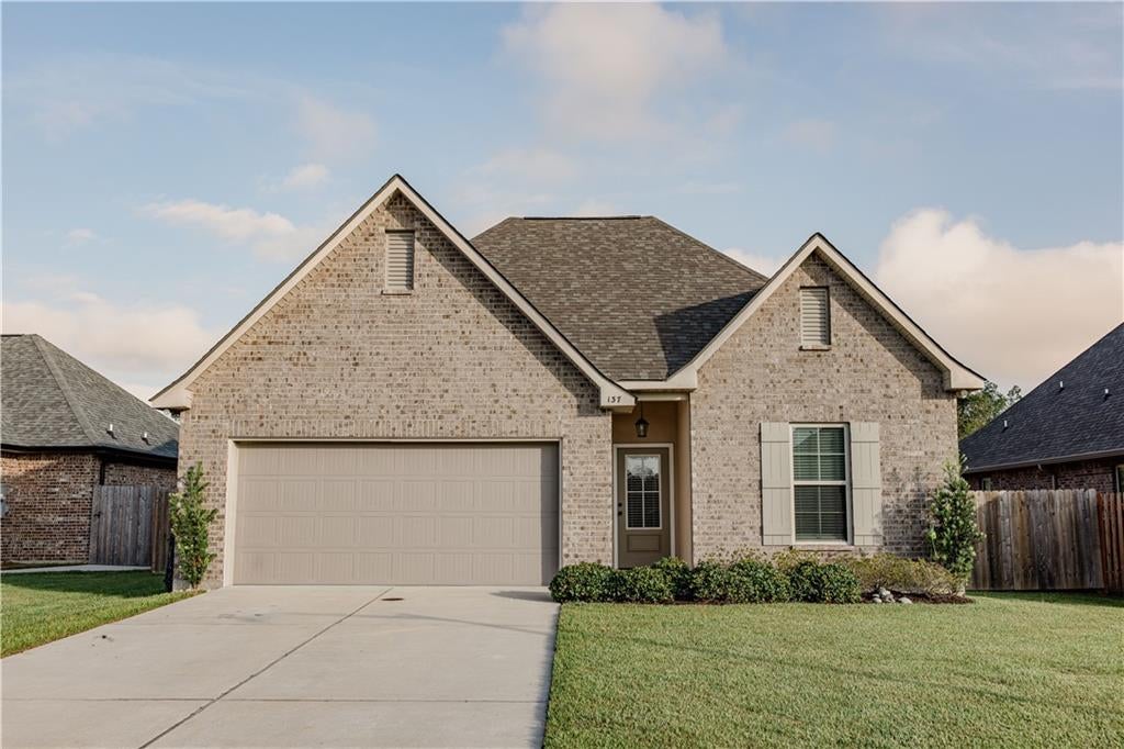137 CYPRESSWOOD Drive