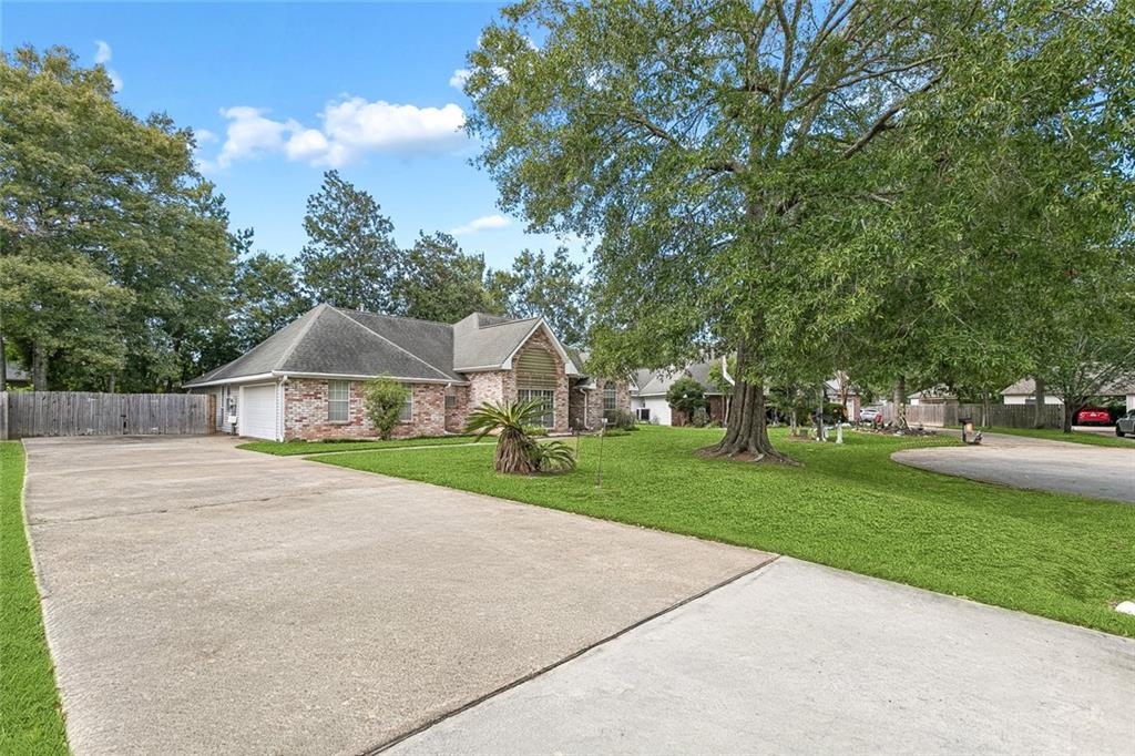 140 FRENCHMEN Drive