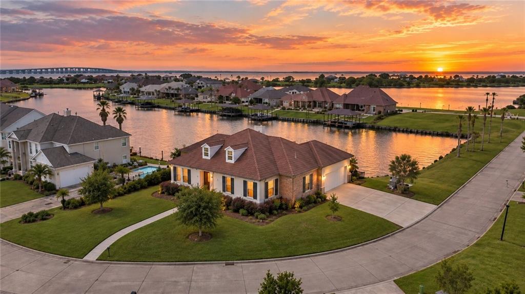 1632 VELA Cove