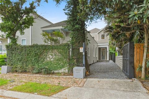 8623 ZIMPLE Street New Orleans LA 70118