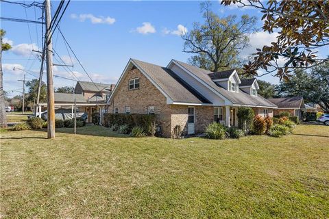 9631 WILDWOOD Drive River Ridge LA 70123