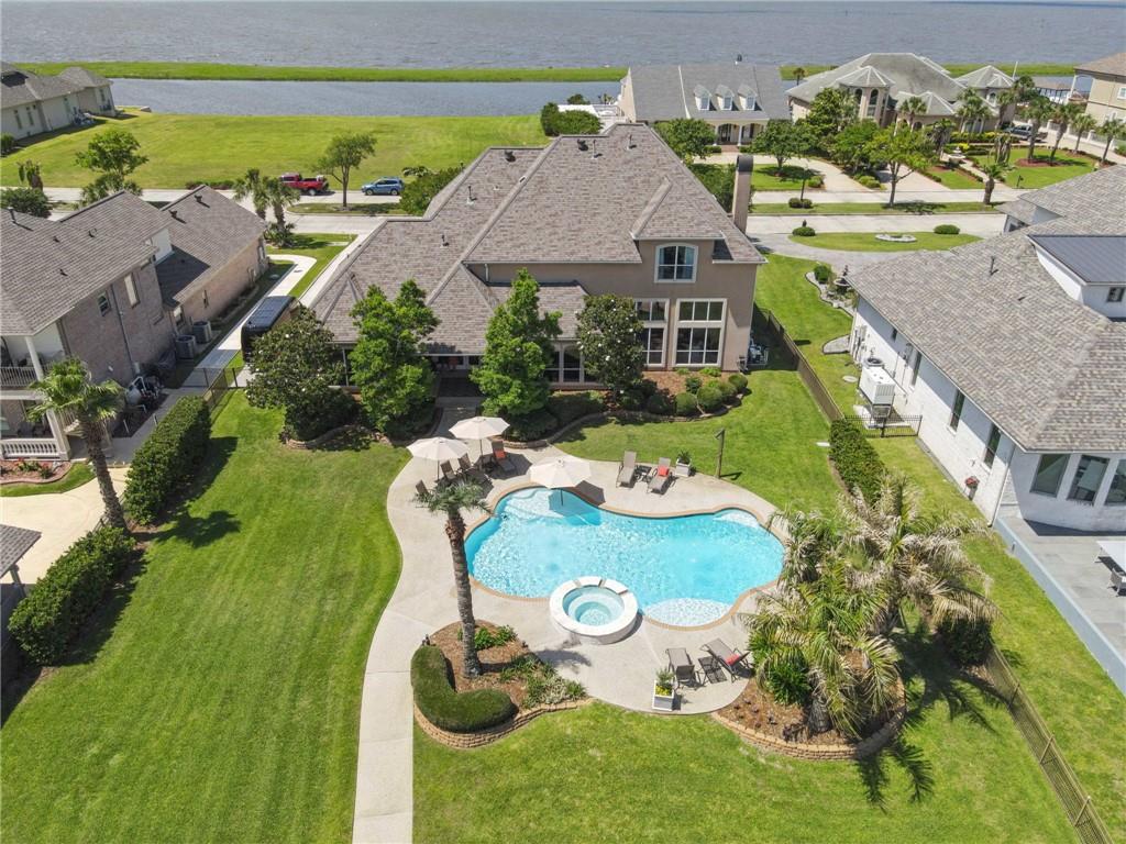 983 LAKESHORE Boulevard