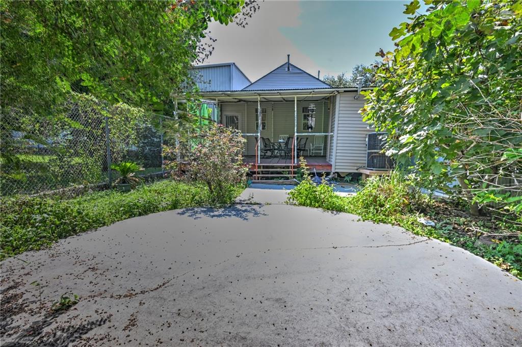 New Orleans, Louisiana 70119, United States, 4 Bedrooms Bedrooms, ,2 BathroomsBathrooms,Residential,Active,183311