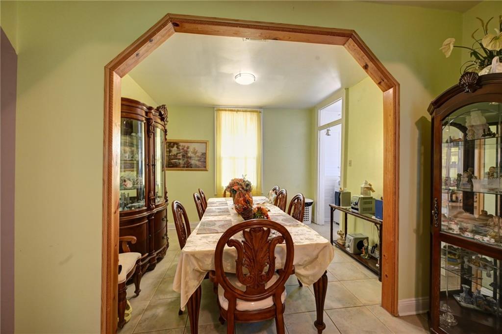 New Orleans, Louisiana 70119, United States, 4 Bedrooms Bedrooms, ,2 BathroomsBathrooms,Residential,Active,183311