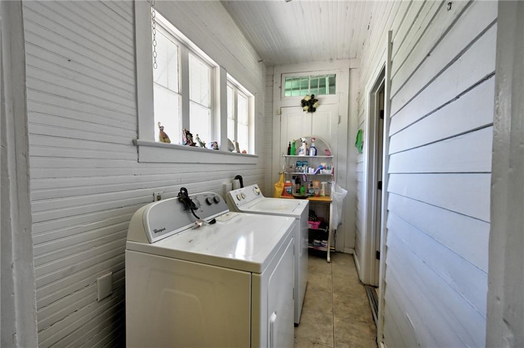 New Orleans, Louisiana 70119, United States, 4 Bedrooms Bedrooms, ,2 BathroomsBathrooms,Residential,Active,183311