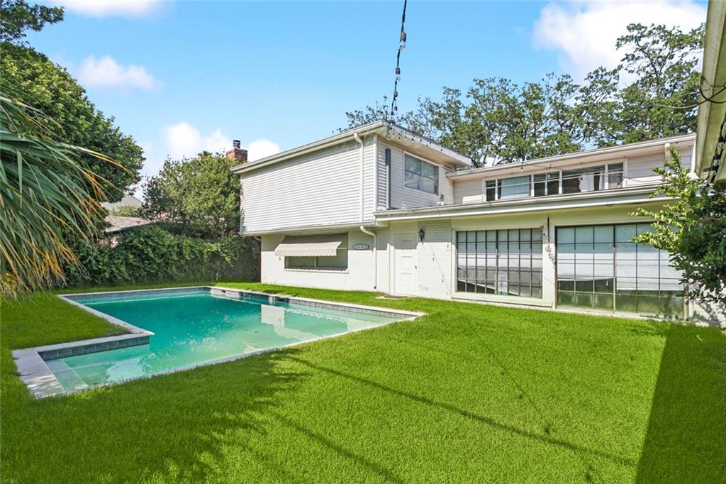 208 SYCAMORE Drive