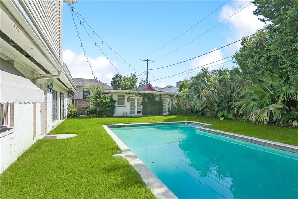 208 SYCAMORE Drive