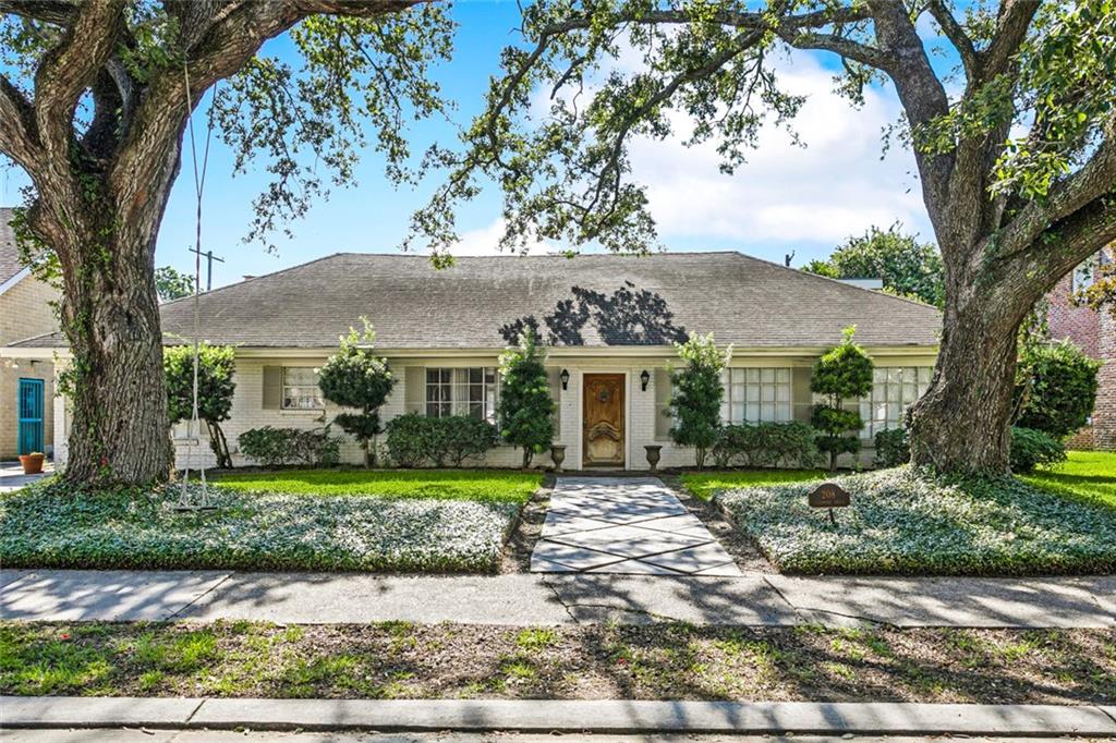 208 SYCAMORE Drive
