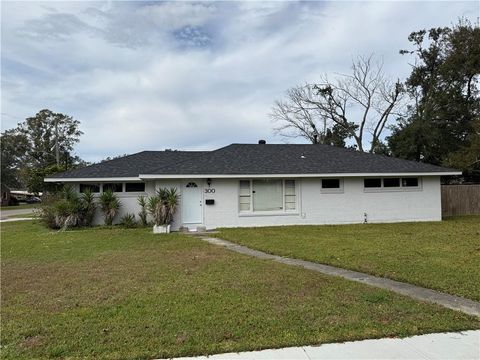 300 STEWART Avenue River Ridge LA 70123