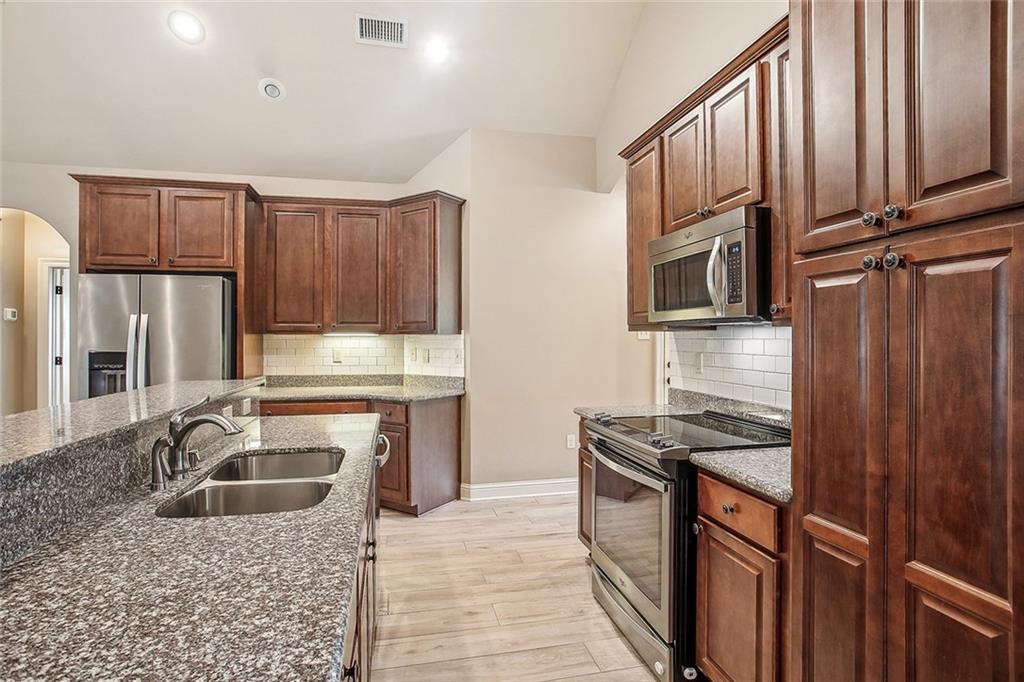 Madisonville, Louisiana 70447, United States, 4 Bedrooms Bedrooms, ,3 BathroomsBathrooms,Residential,Active,11652