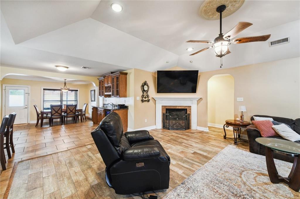 2800 OAK RIDGE Boulevard