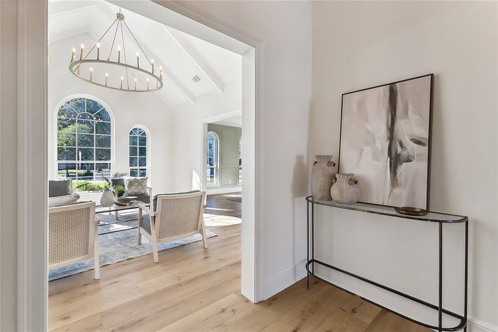 8 CHATEAU MAGDELAINE Drive