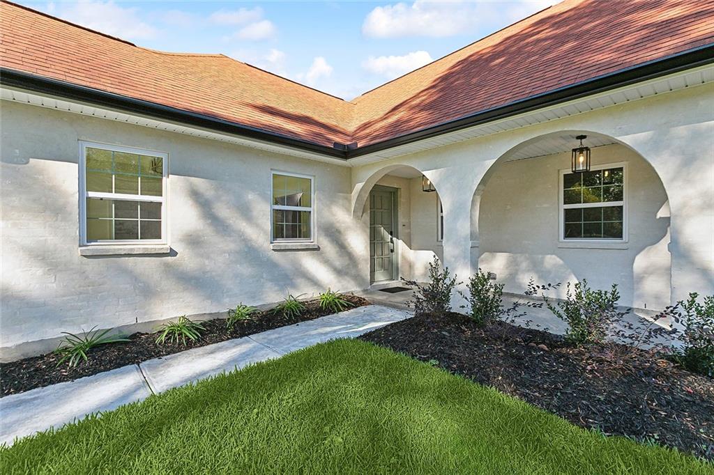 8 CHATEAU MAGDELAINE Drive