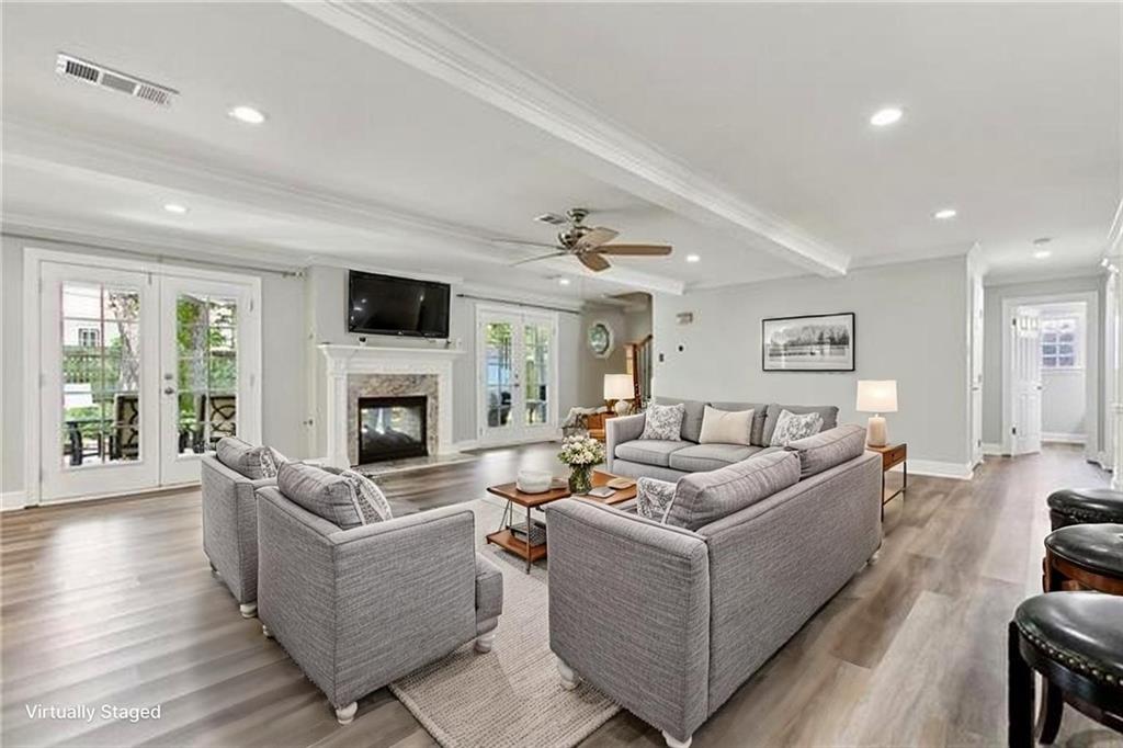 9504 ROBIN Lane