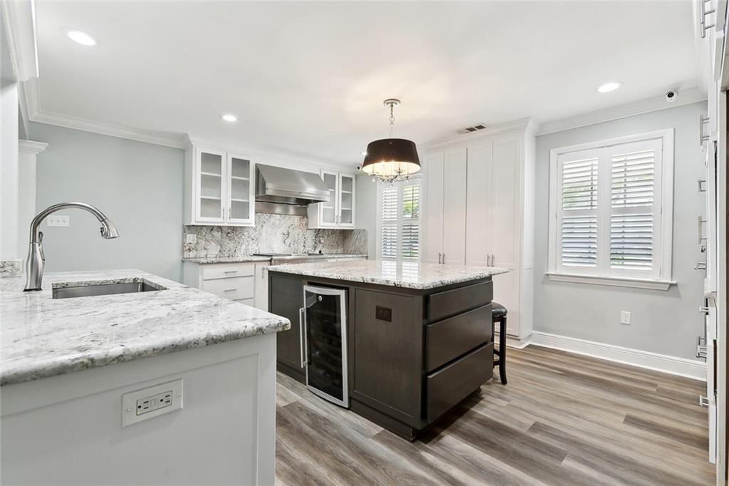 9504 ROBIN Lane