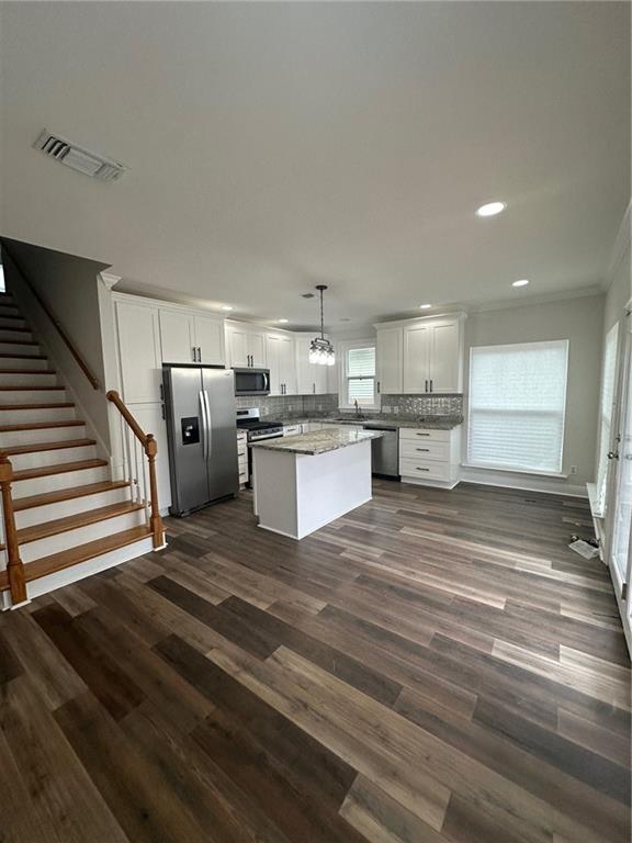 Metairie, Louisiana 70001, United States, 3 Bedrooms Bedrooms, ,4 BathroomsBathrooms,Residential,Active,66320