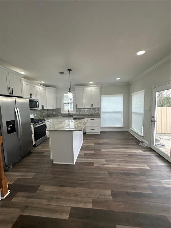 Metairie, Louisiana 70001, United States, 3 Bedrooms Bedrooms, ,4 BathroomsBathrooms,Residential,Active,66320