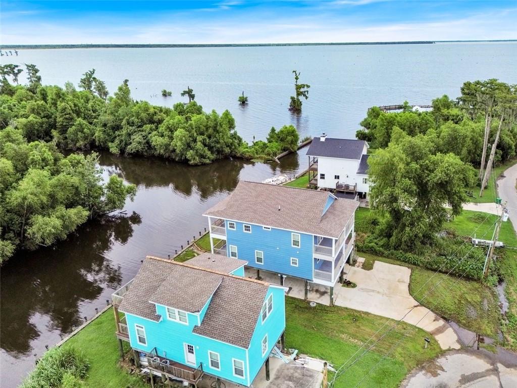 Vacherie, Louisiana 70090, United States, 3 Bedrooms Bedrooms, ,4 BathroomsBathrooms,Residential,Active,47555