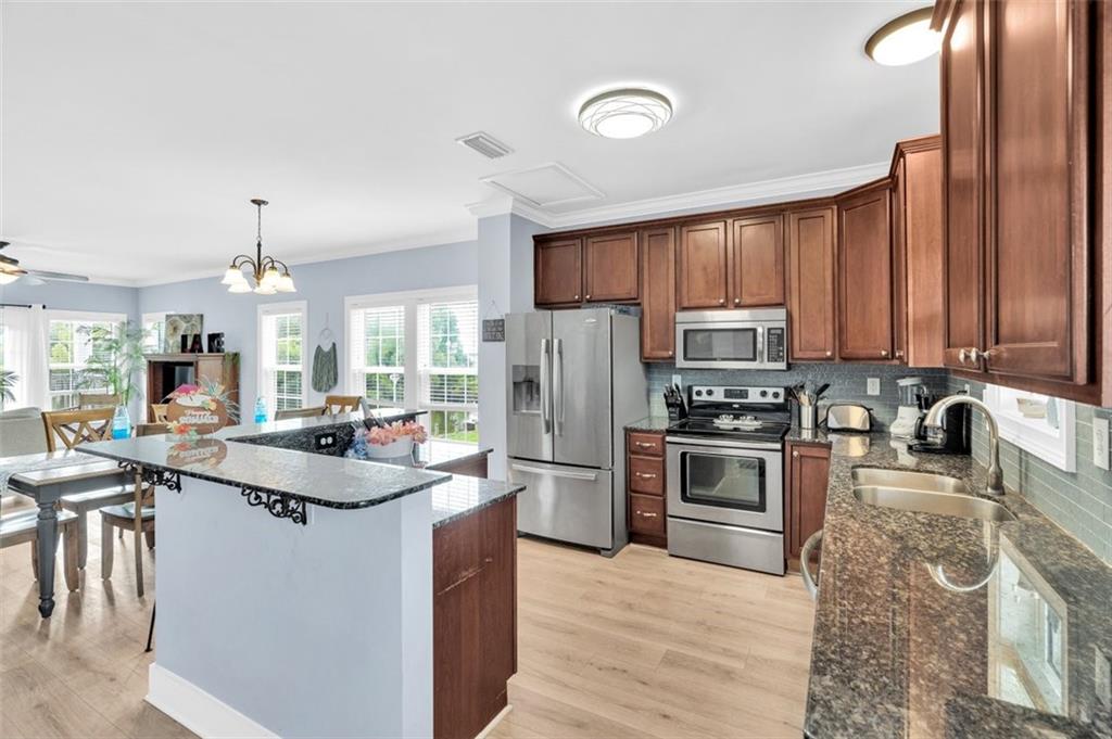 Vacherie, Louisiana 70090, United States, 3 Bedrooms Bedrooms, ,4 BathroomsBathrooms,Residential,Active,47555