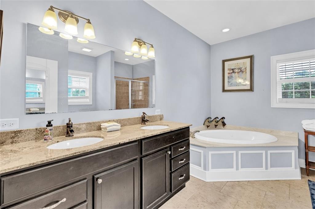 Vacherie, Louisiana 70090, United States, 3 Bedrooms Bedrooms, ,4 BathroomsBathrooms,Residential,Active,47555