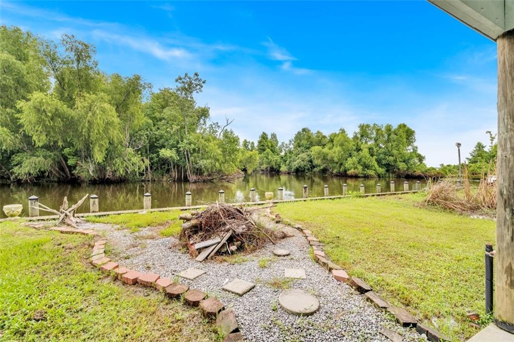 Vacherie, Louisiana 70090, United States, 3 Bedrooms Bedrooms, ,4 BathroomsBathrooms,Residential,Active,47555