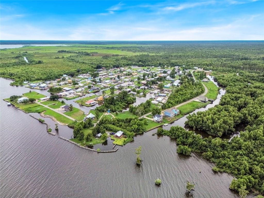 Vacherie, Louisiana 70090, United States, 3 Bedrooms Bedrooms, ,4 BathroomsBathrooms,Residential,Active,47555