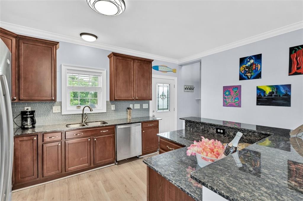 Vacherie, Louisiana 70090, United States, 3 Bedrooms Bedrooms, ,4 BathroomsBathrooms,Residential,Active,47555