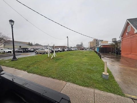 828 2ND Street Gretna LA 70053