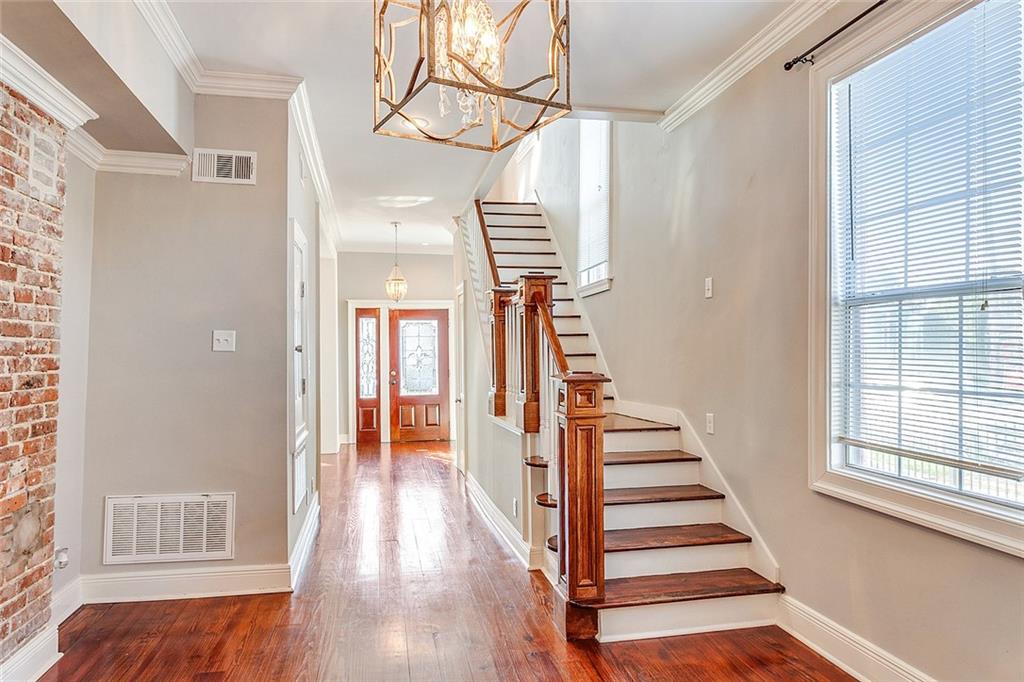 New Orleans, Louisiana 70115, United States, 4 Bedrooms Bedrooms, ,4 BathroomsBathrooms,Residential,Pending,40503