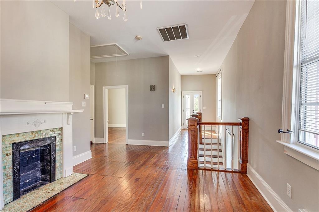 New Orleans, Louisiana 70115, United States, 4 Bedrooms Bedrooms, ,4 BathroomsBathrooms,Residential,Pending,40503