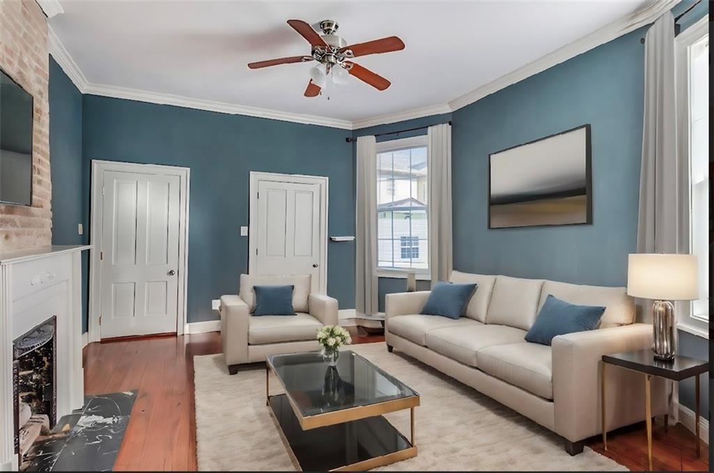New Orleans, Louisiana 70115, United States, 4 Bedrooms Bedrooms, ,4 BathroomsBathrooms,Residential,Pending,40503