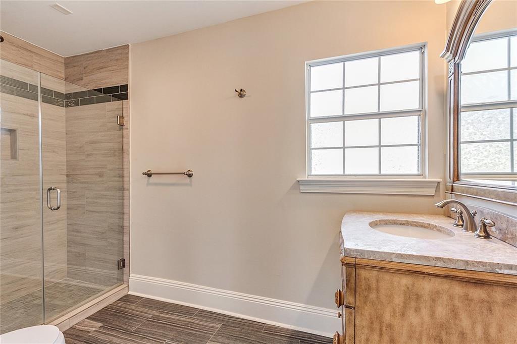 New Orleans, Louisiana 70115, United States, 4 Bedrooms Bedrooms, ,4 BathroomsBathrooms,Residential,Pending,40503