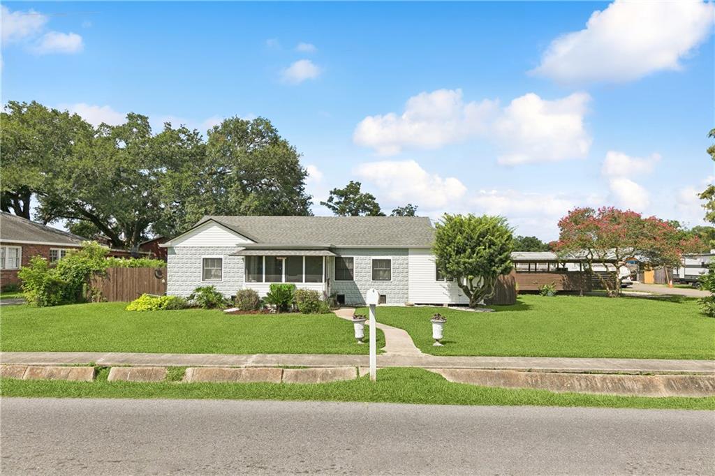 225 SAINT ROSE Avenue