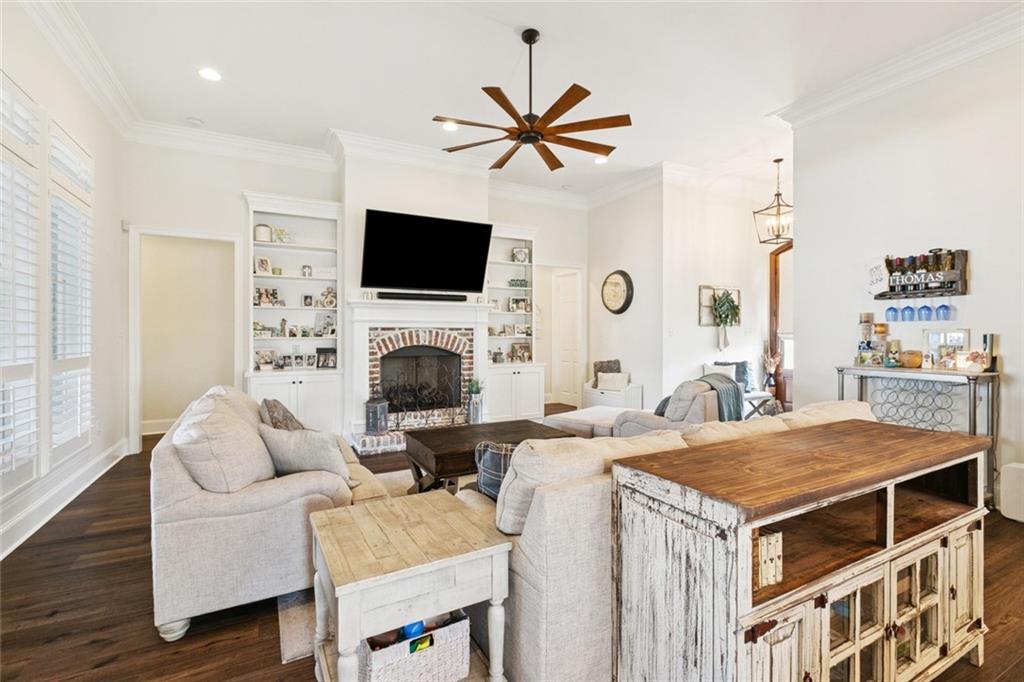 116 COVE POINTE Drive