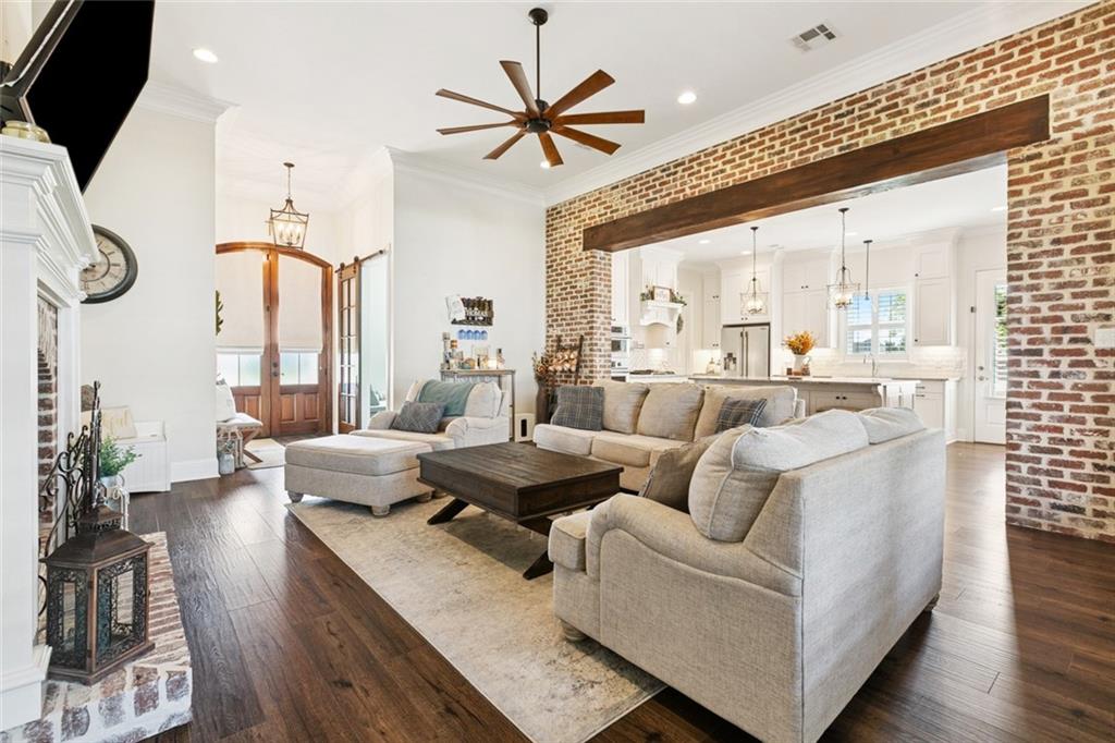 116 COVE POINTE Drive