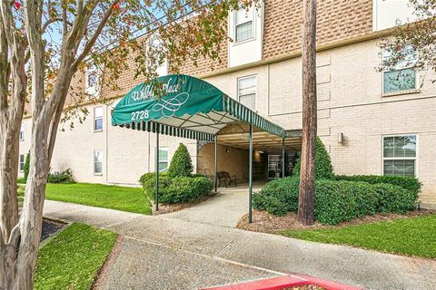 2728 WHITNEY Place 221 Metairie LA 70002