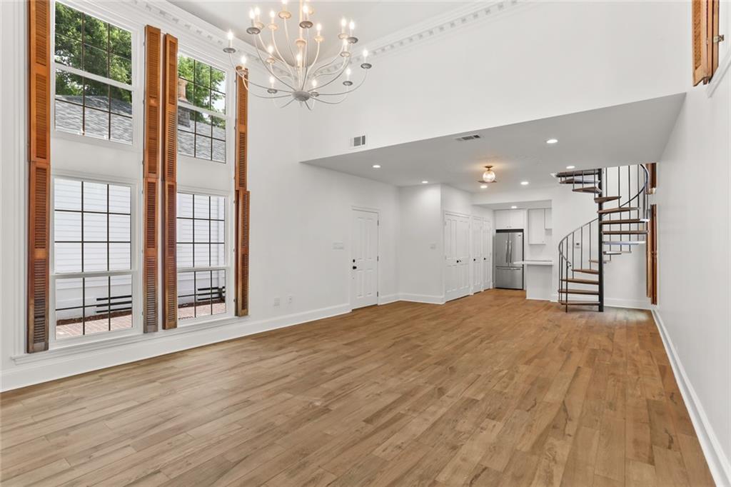 New Orleans, Louisiana 70115, United States, 2 Bedrooms Bedrooms, ,2 BathroomsBathrooms,Residential,Active,52599