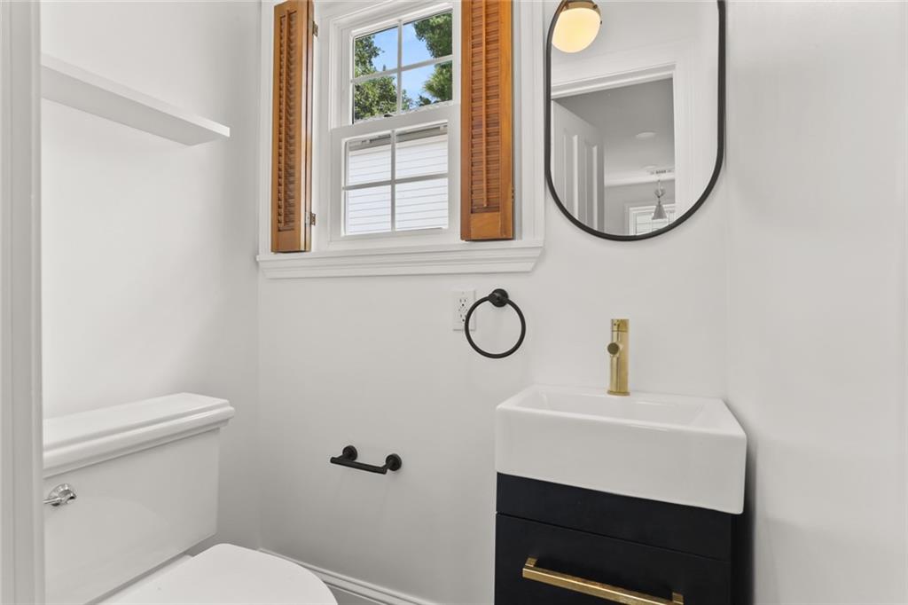 New Orleans, Louisiana 70115, United States, 2 Bedrooms Bedrooms, ,2 BathroomsBathrooms,Residential,Active,52599