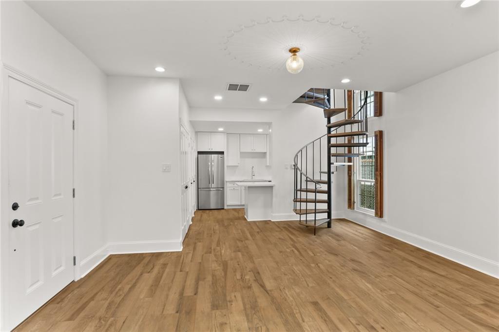 New Orleans, Louisiana 70115, United States, 2 Bedrooms Bedrooms, ,2 BathroomsBathrooms,Residential,Active,52599